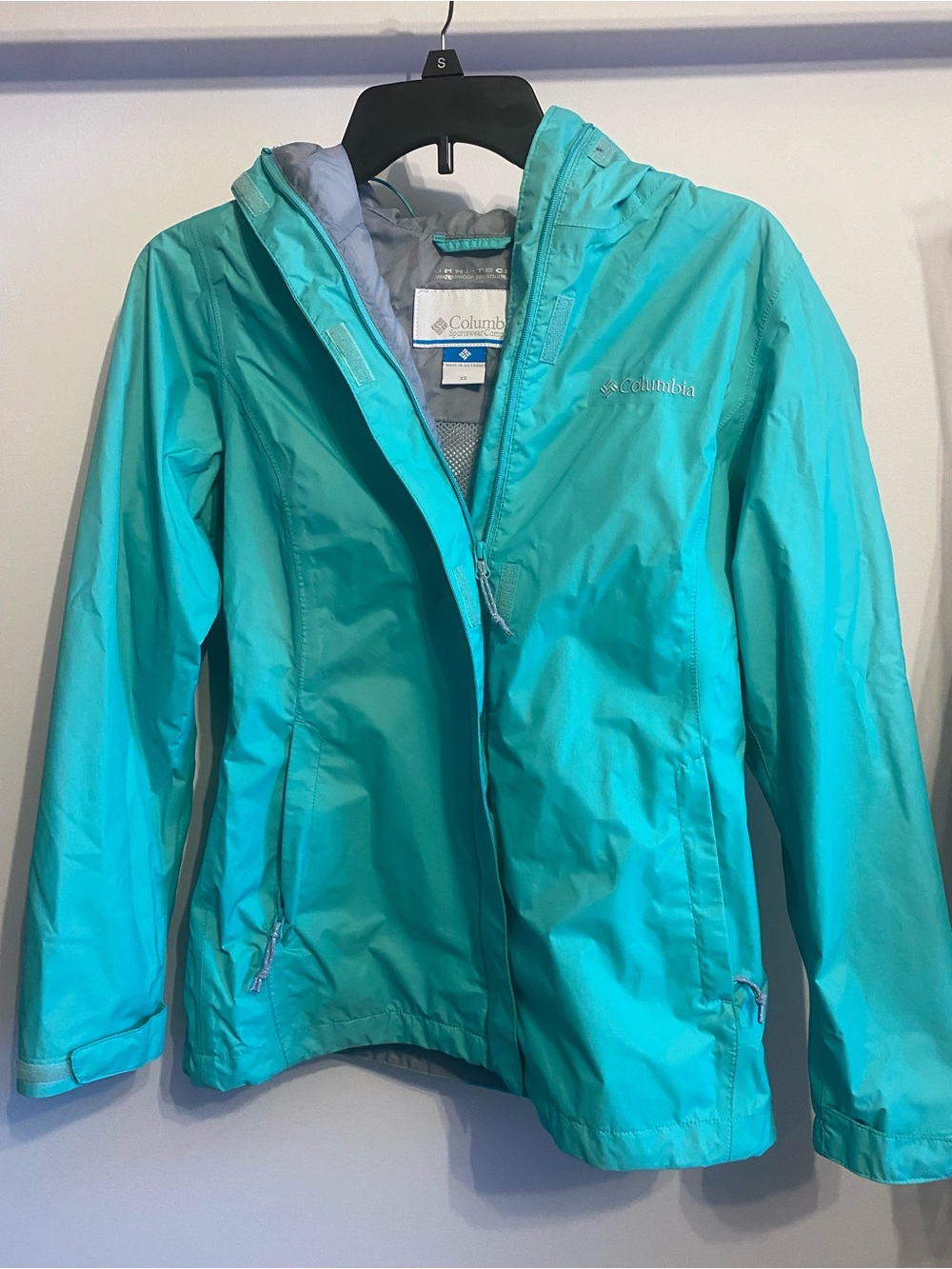 Columbia Women's Aqua Rain Jacket with Hood